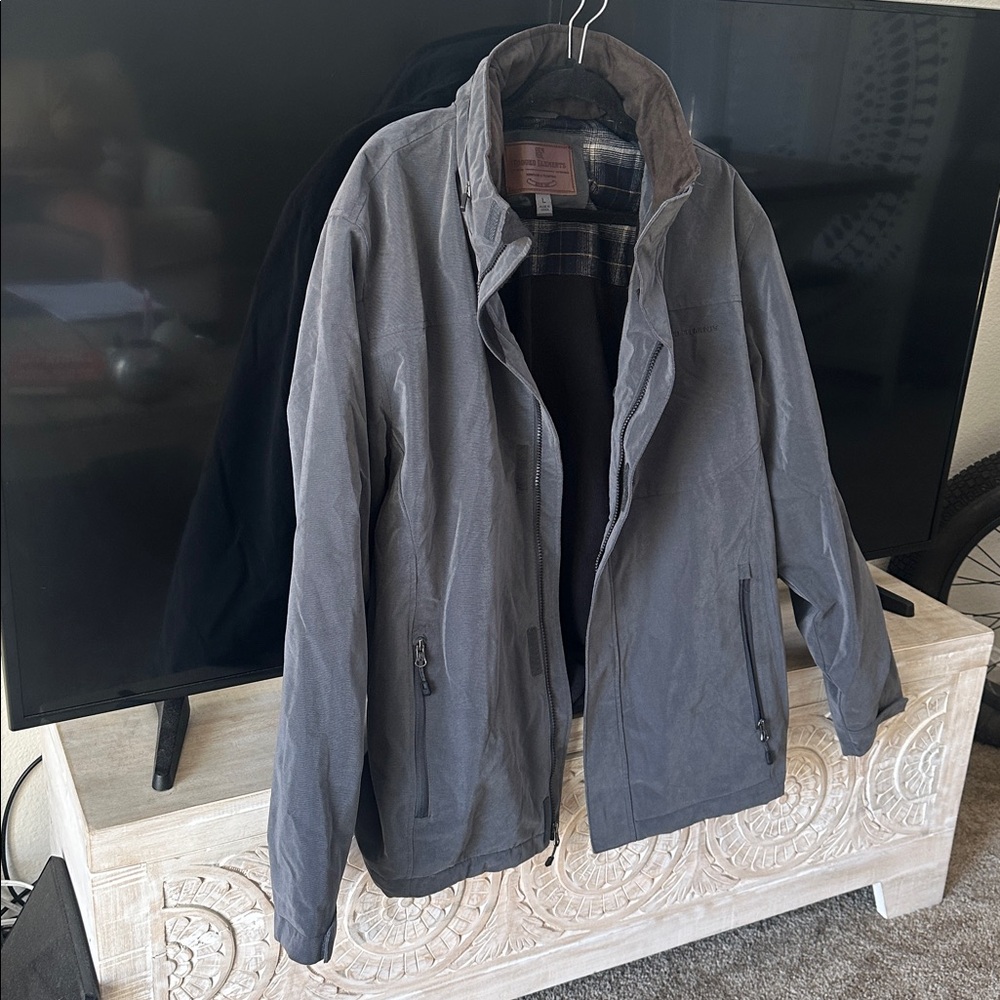 Rugged Elements Gray Jacket With Plaid Lining - image 4